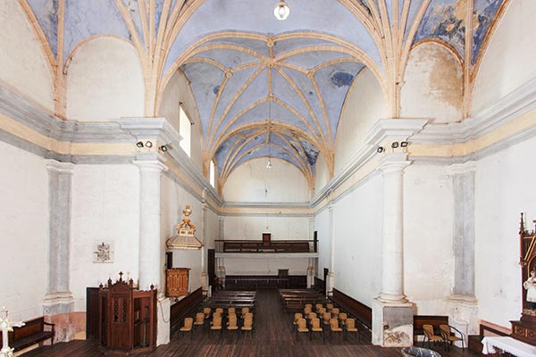 Interior de la Iglesia de San Miguel de Antezana